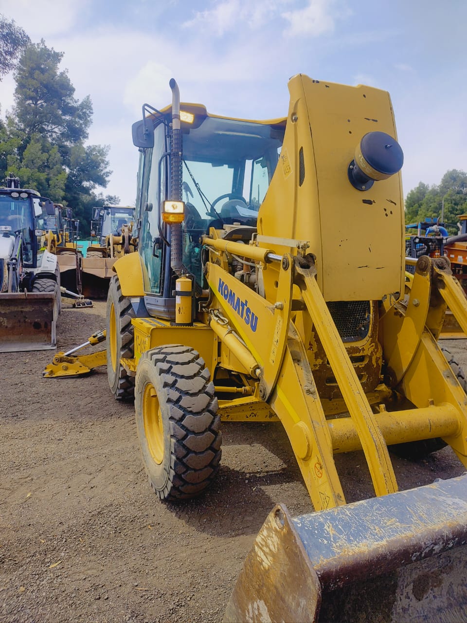 RETROEXCAVADORA KOMATSU WB93R-5RO - Image 6