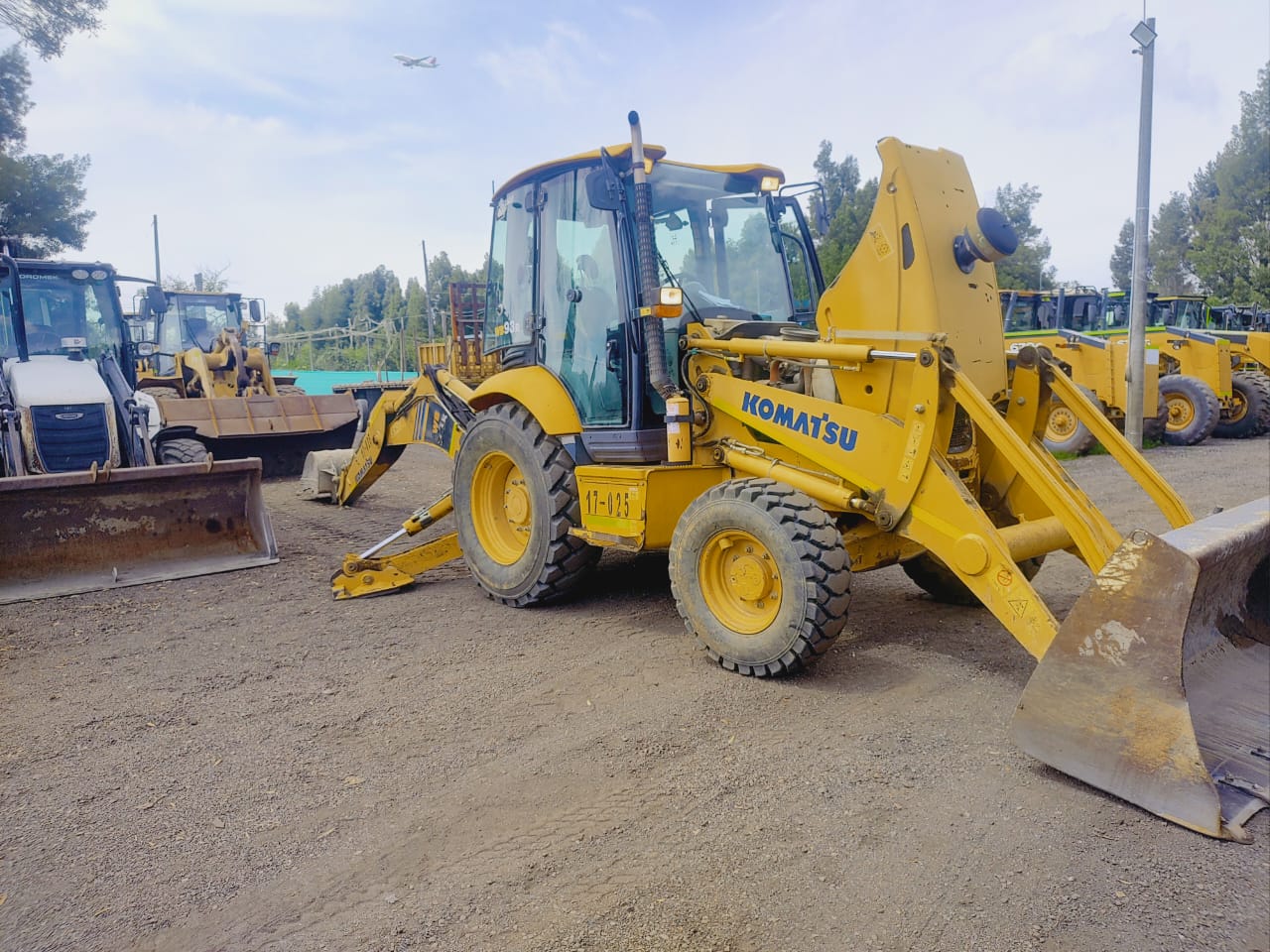RETROEXCAVADORA KOMATSU WB93R-5RO - Image 8