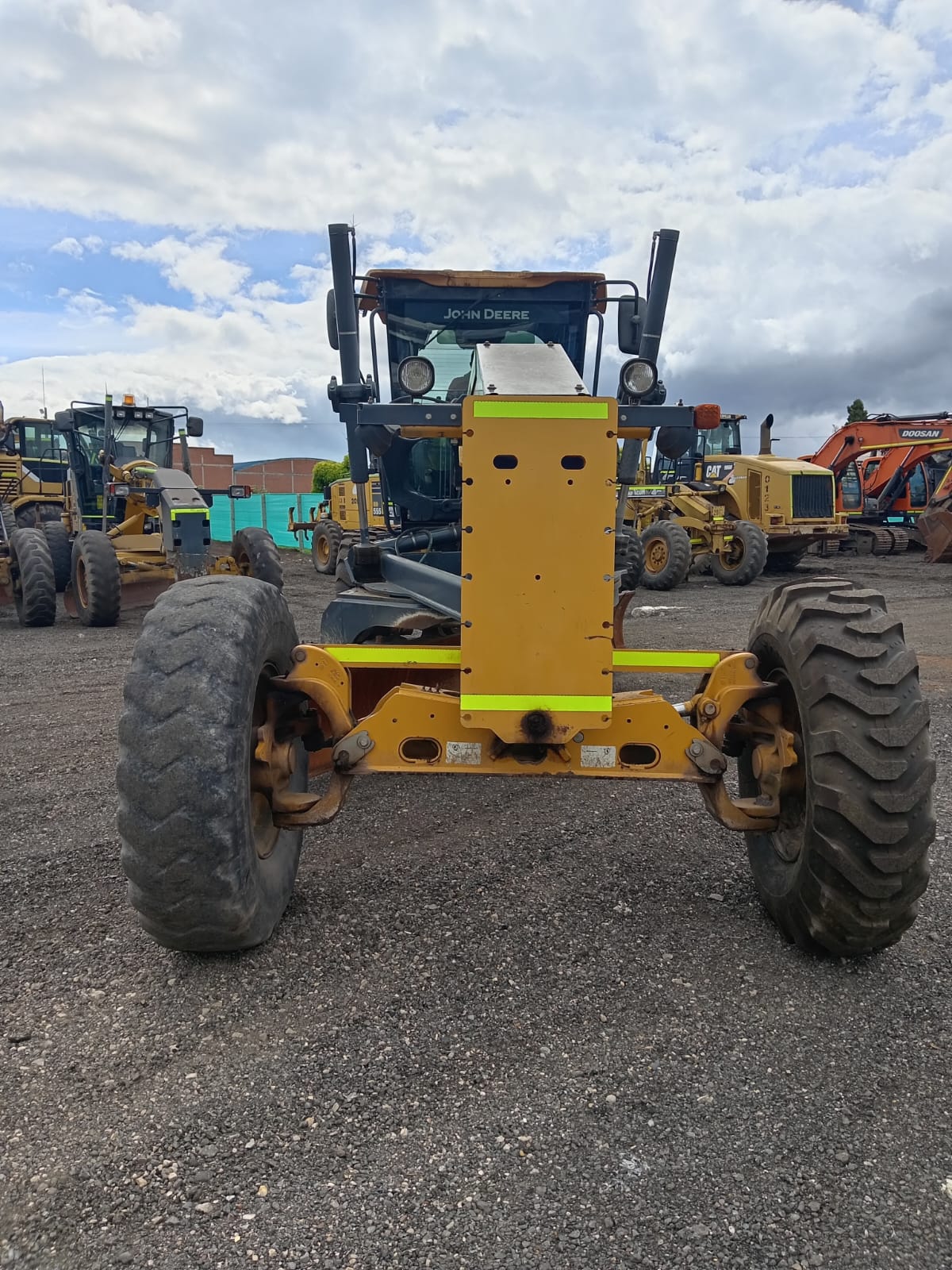 MOTONIVELADORA JOHN DEERE REF.670G