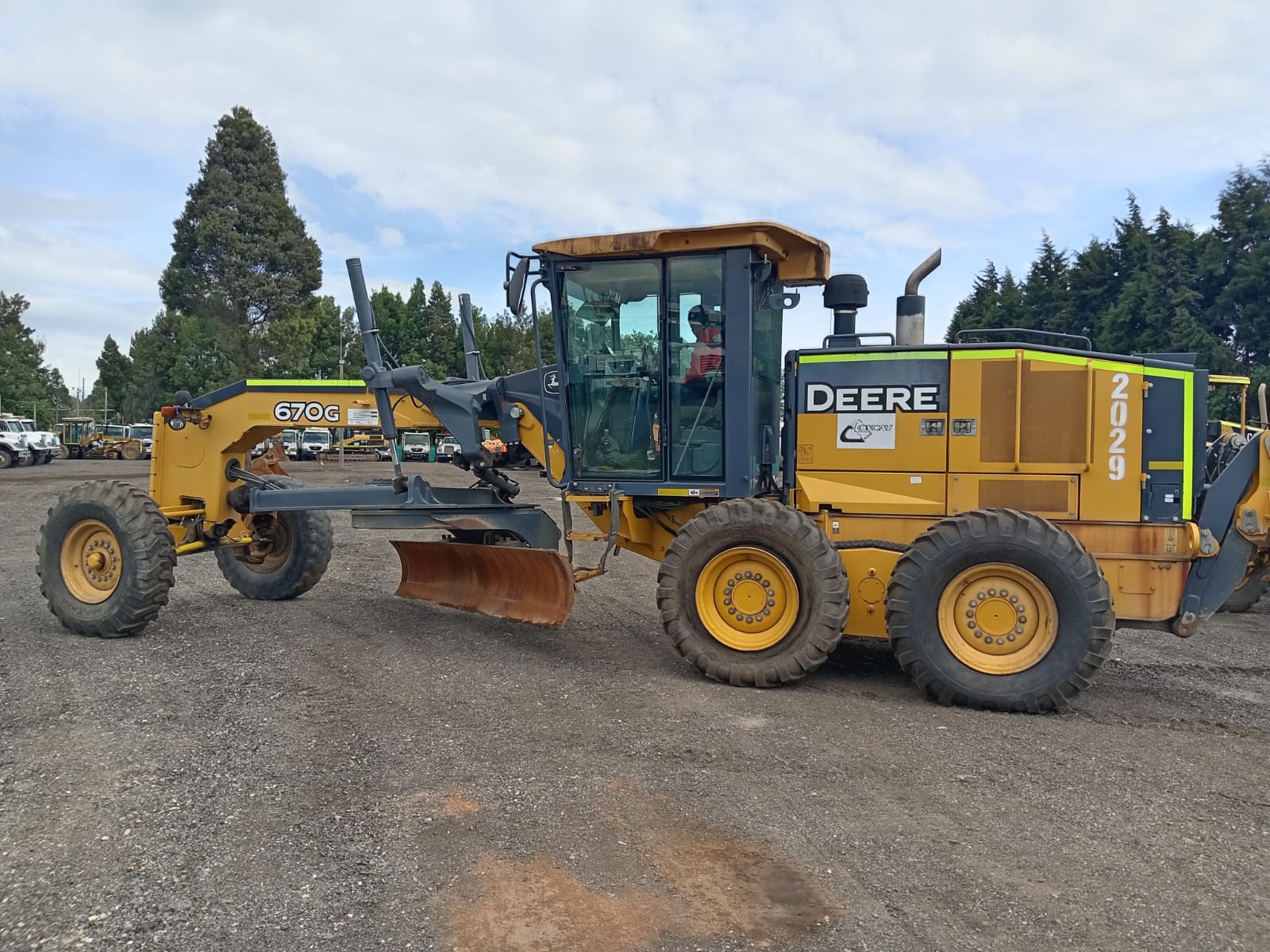 MOTONIVELADORA JOHN DEERE REF.670G - Image 6