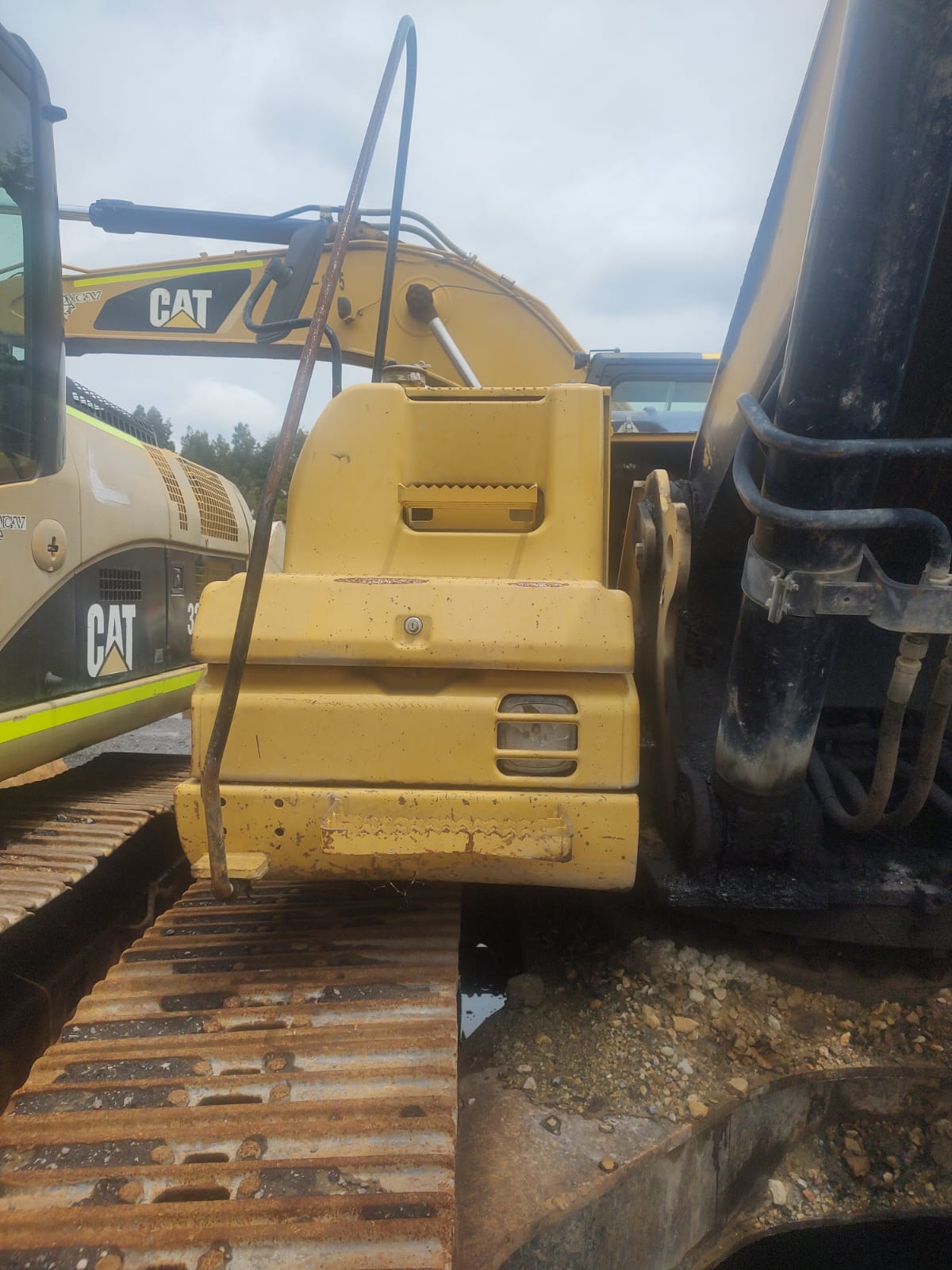 EXCAVADORA CAT 324DLMET20 - Image 9