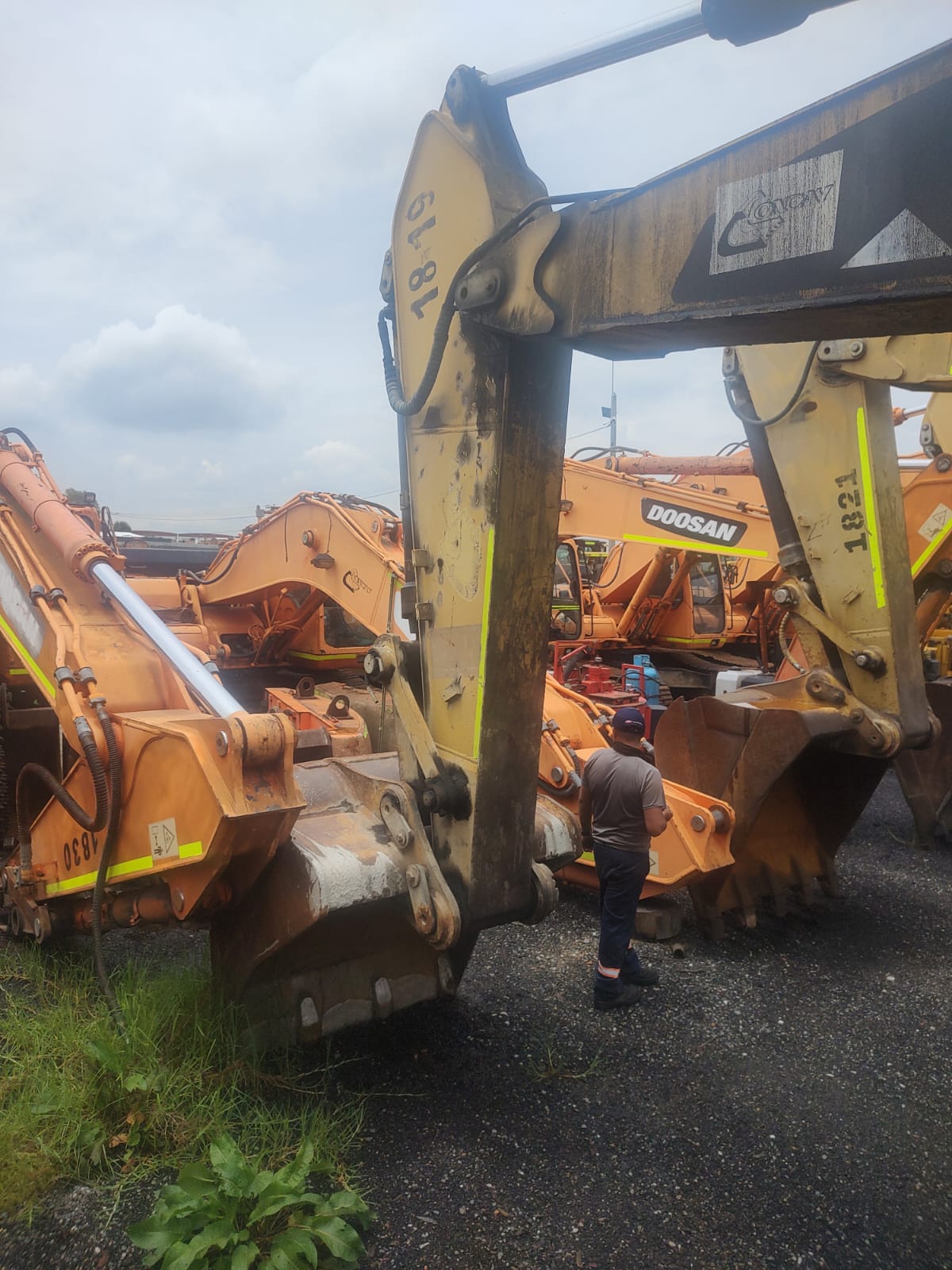 EXCAVADORA CAT 324DLMET20 - Image 7