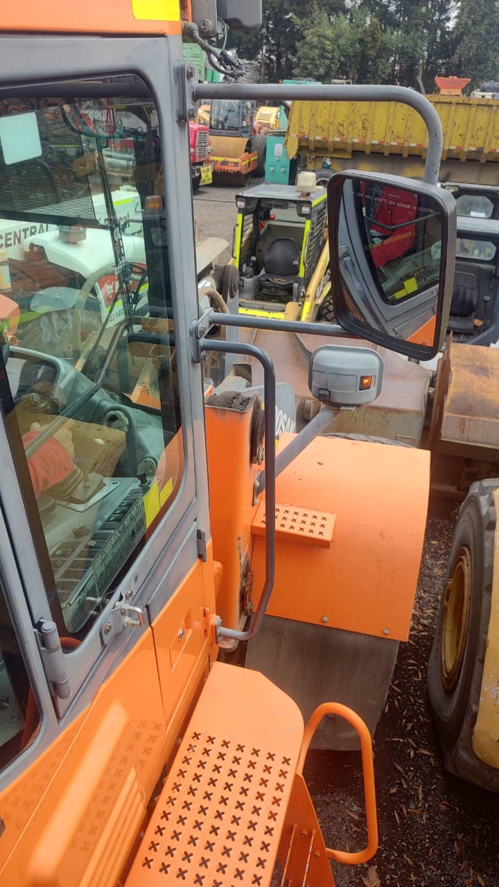 CARGADOR DOOSAN DL300A - Image 3