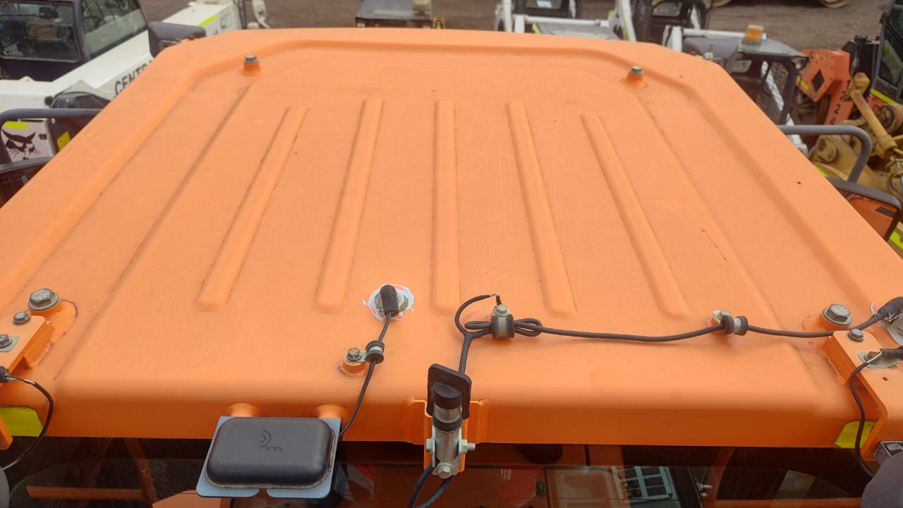 CARGADOR DOOSAN DL300A - Image 10