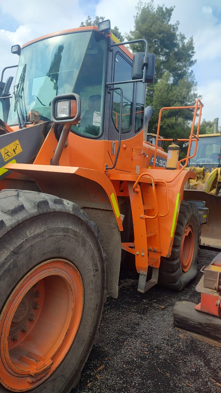 CARGADOR DOOSAN DL300A - Image 5