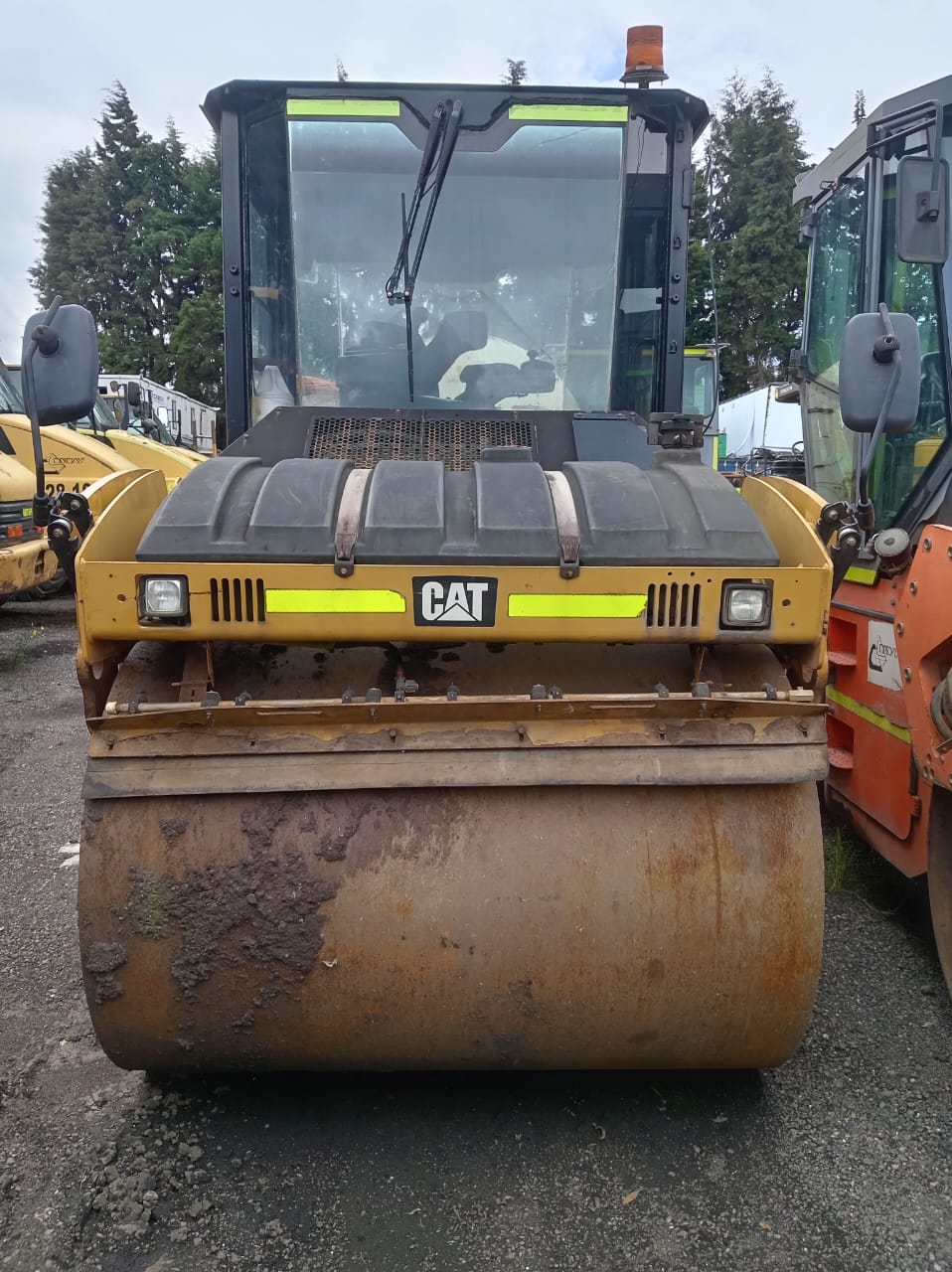 COMPACTADOR DOBLE RODILLO CAT CB54S4P