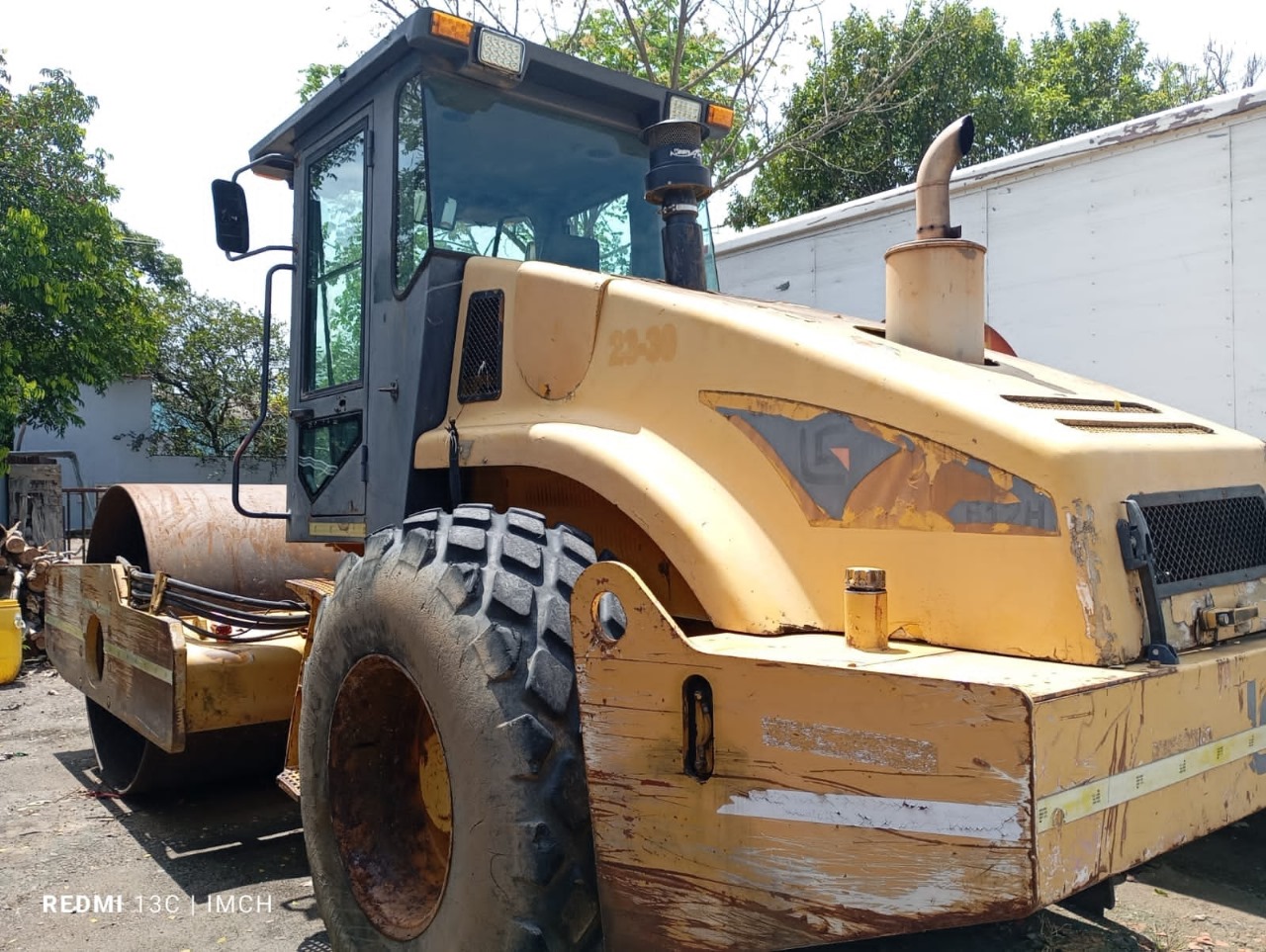 VIBROCOMPACTADOR LIUGONG CLG612H - Image 6