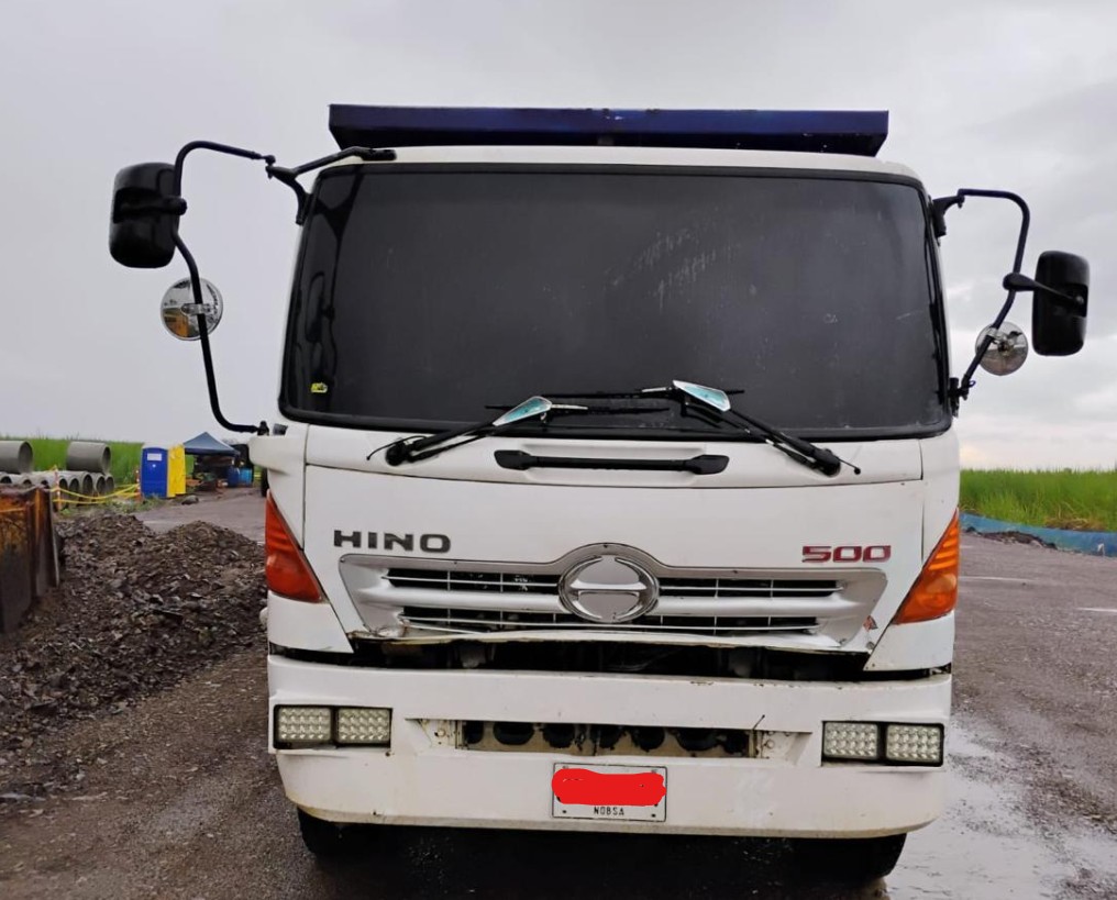 Volqueta hino 500