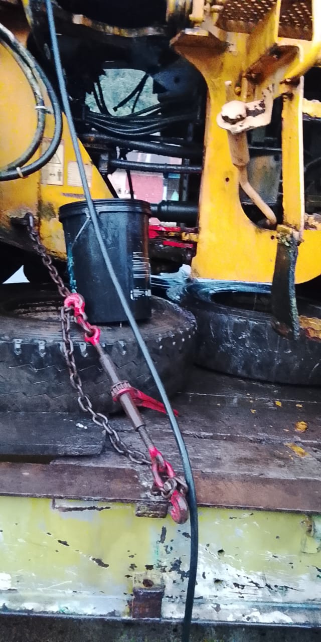 CARGADOR FRONTAL VOLVO LF90F (SIN BALDE) - Image 2