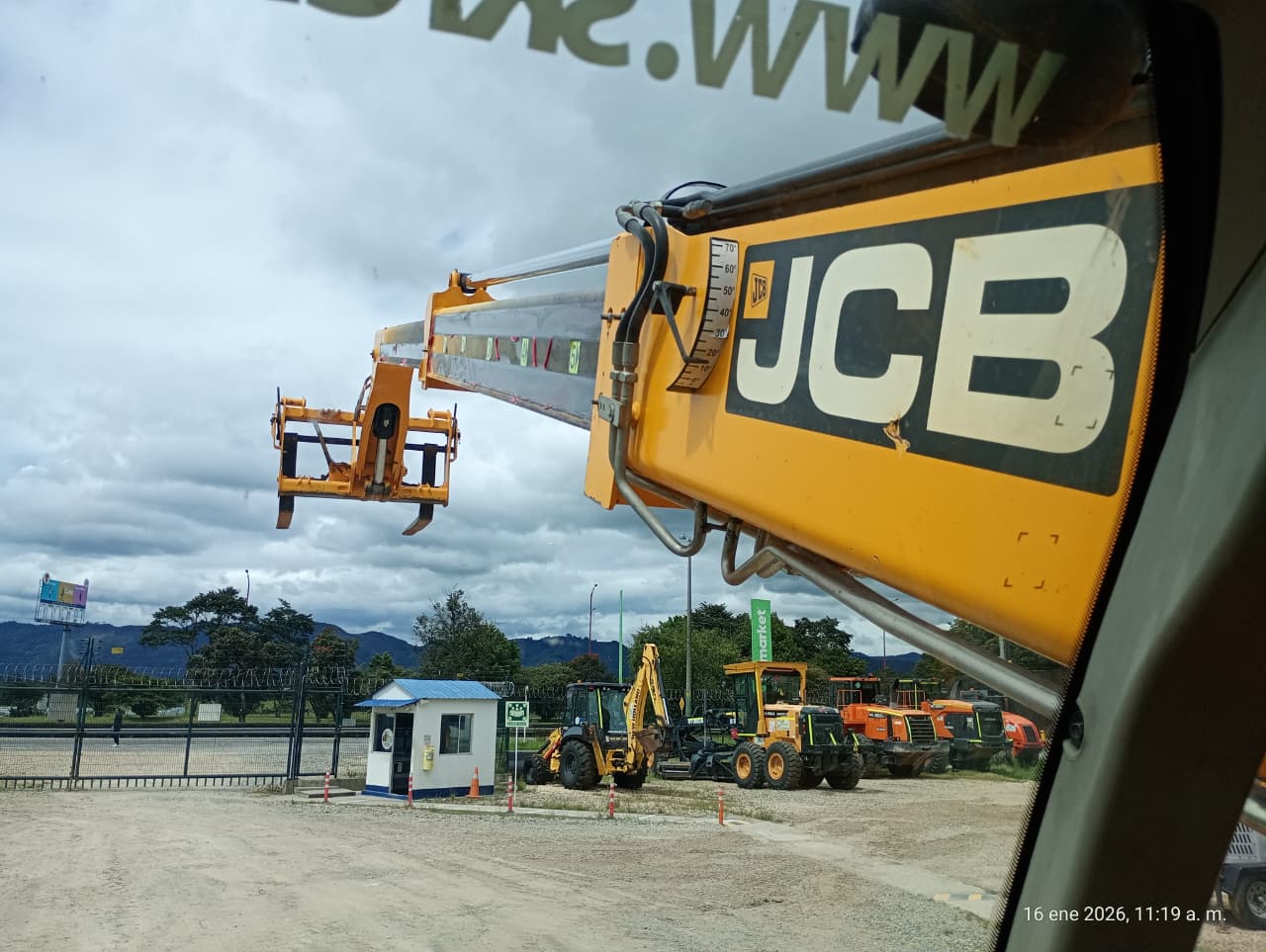 MONTACARGAS JCB 533 - Image 20