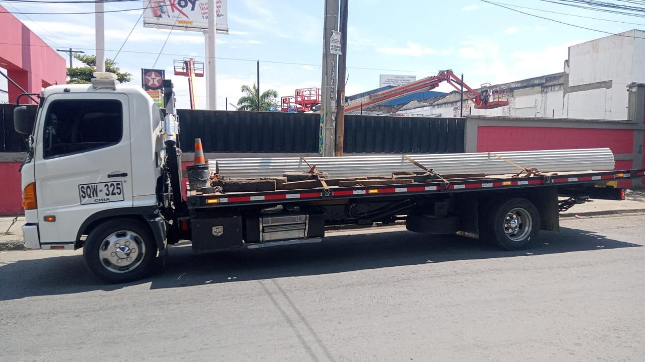 Camion Grúa Hino - Image 6