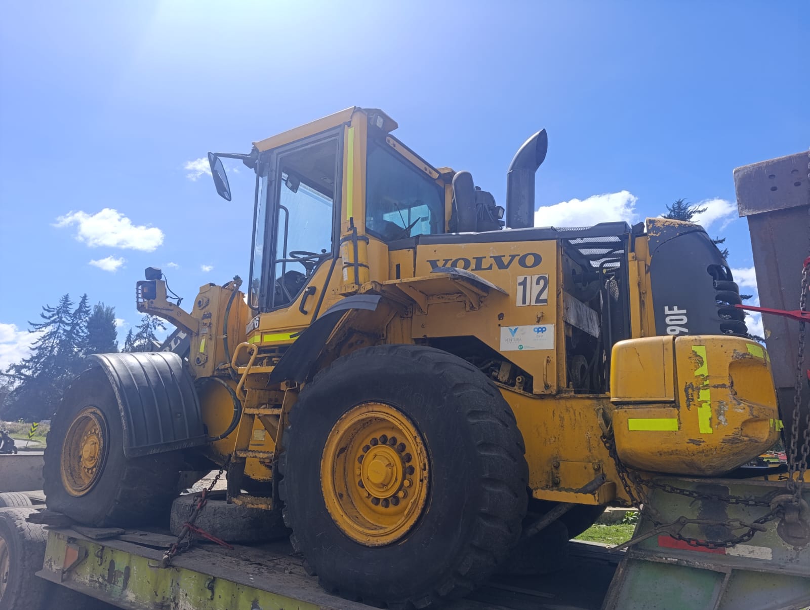 Cargador frontal volvo LF90F - Image 3