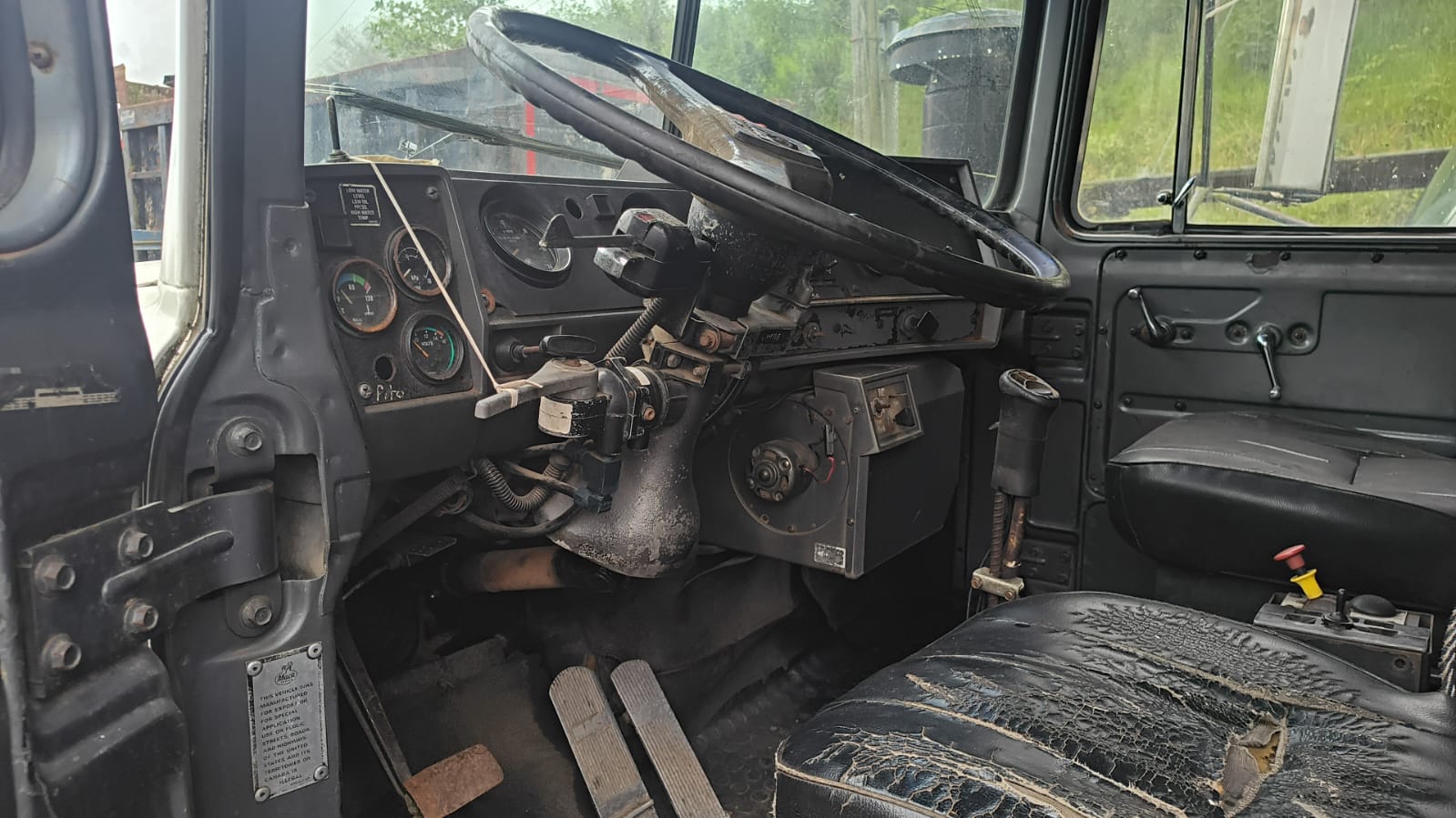 Volqueta mack dt 1995 - Image 6