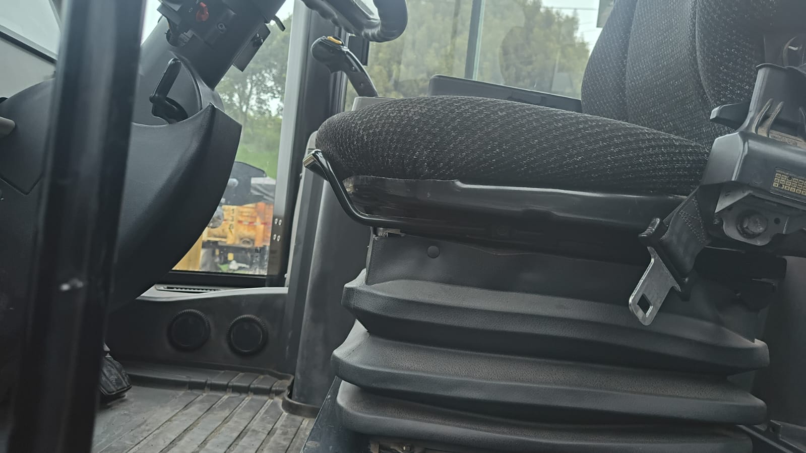 Cargador frontal cat 950GC M5K - Image 9