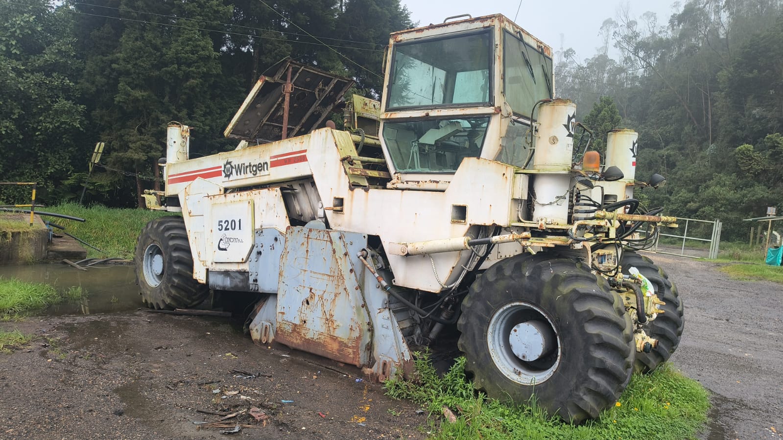 Recicladora wirtgen hr2500 - Image 2