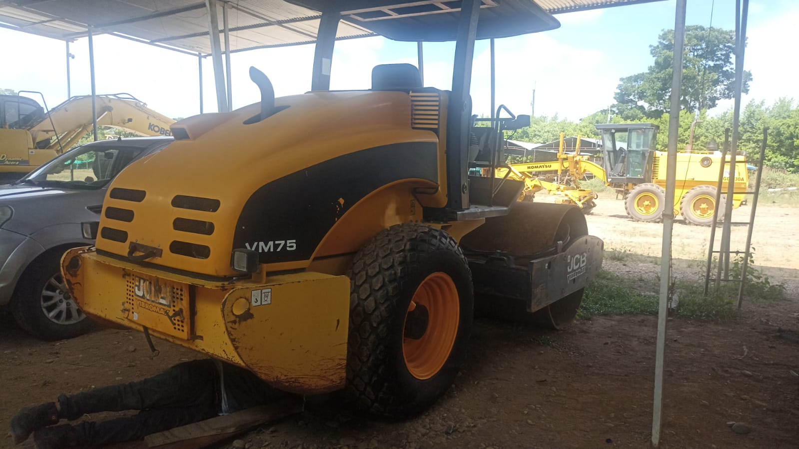 Vibrocompactador JCB VM75D - Image 2