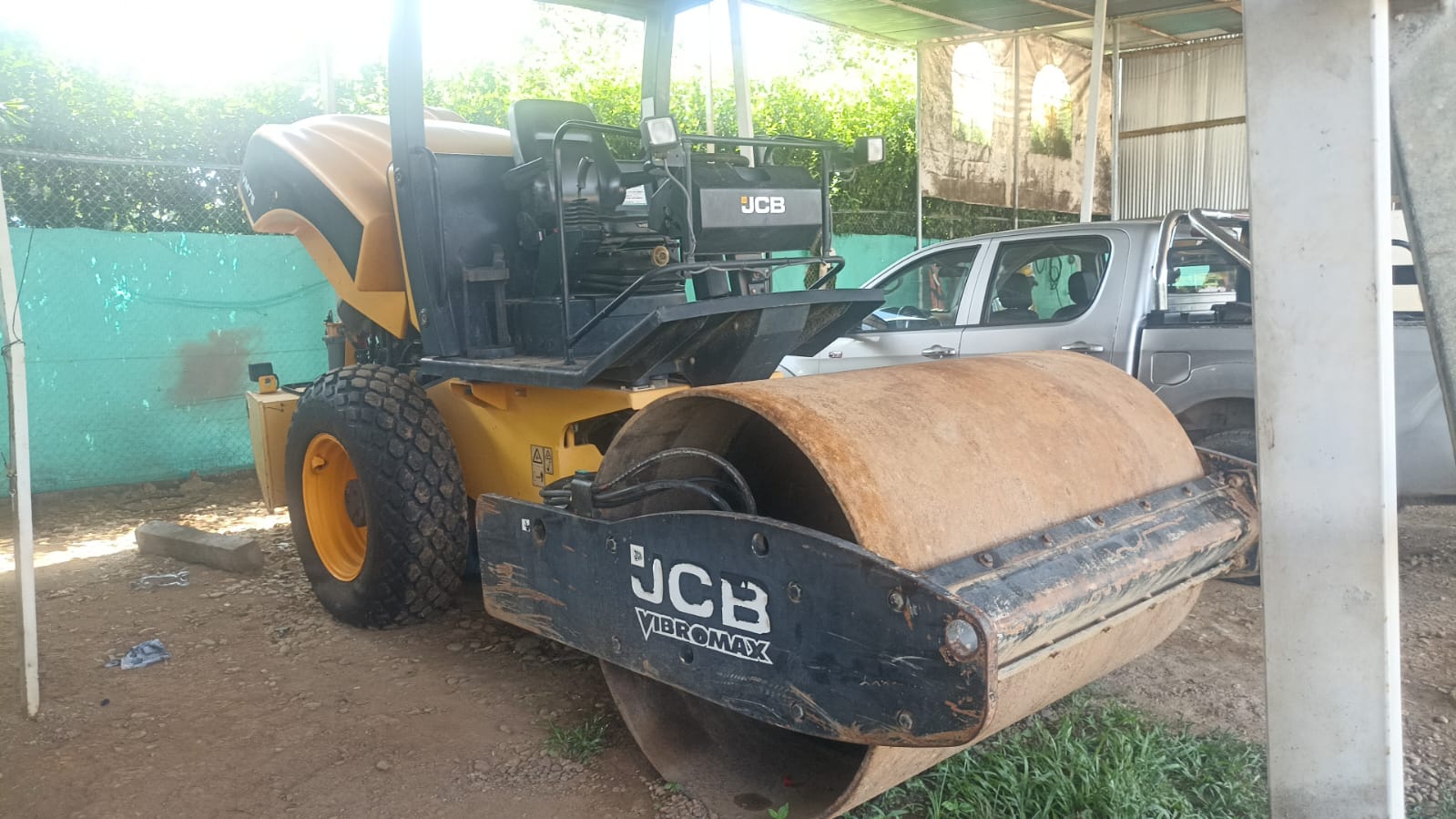 Vibrocompactador JCB VM75D - Image 4