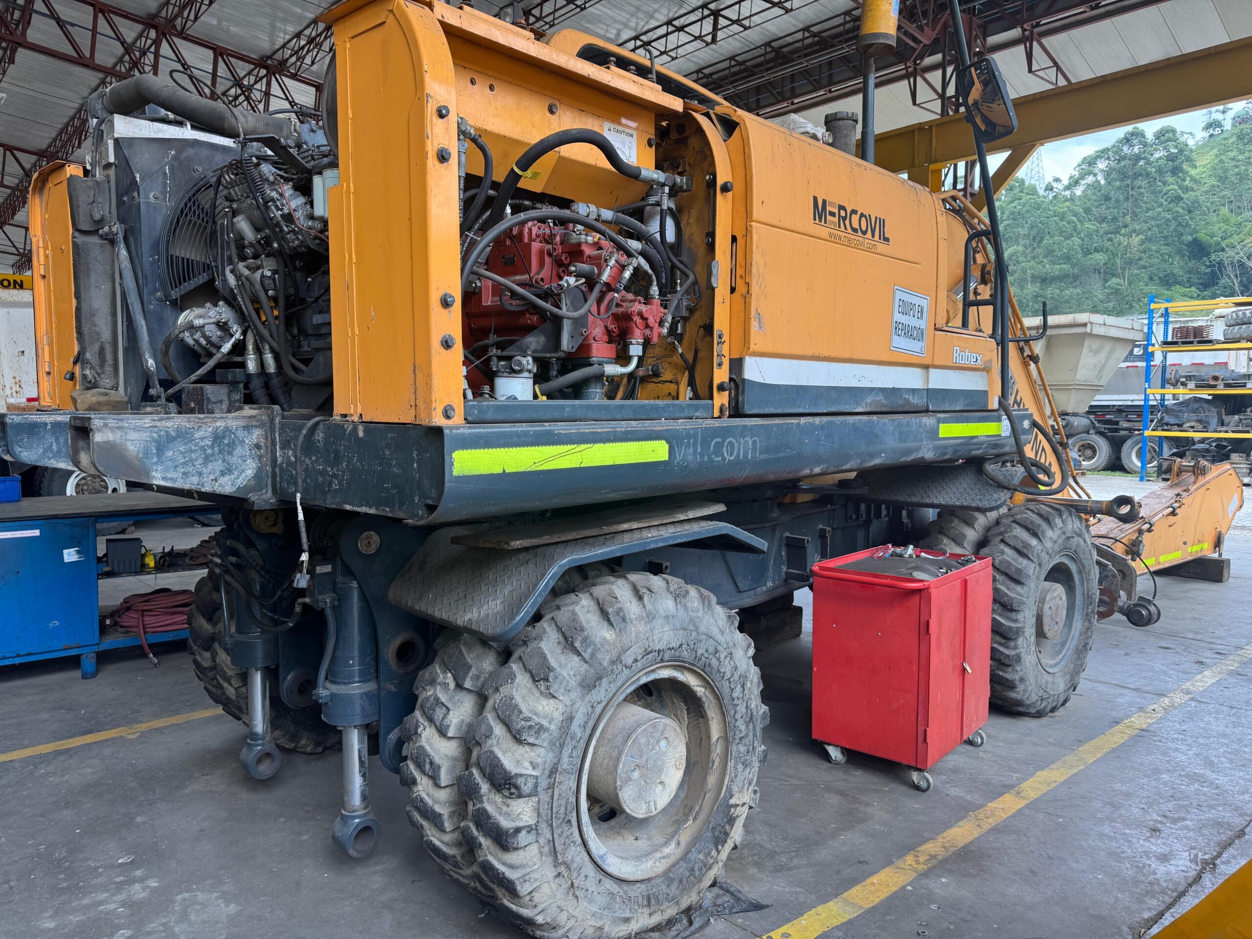 Excavadora de ruedas Hyundai R210W-9S - Image 6