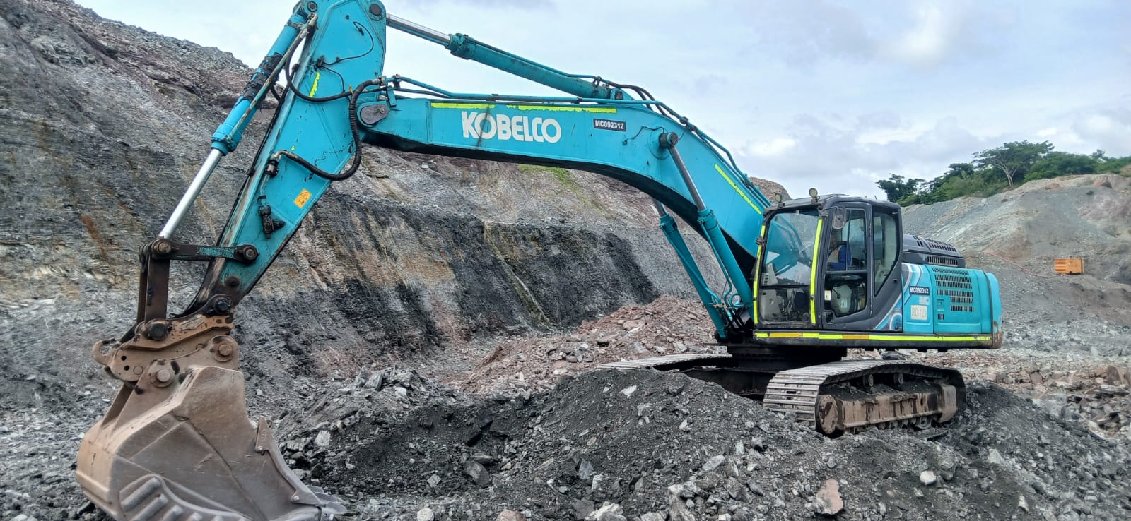 Excavadora de oruga kobelco SK350LC-10 - Image 4