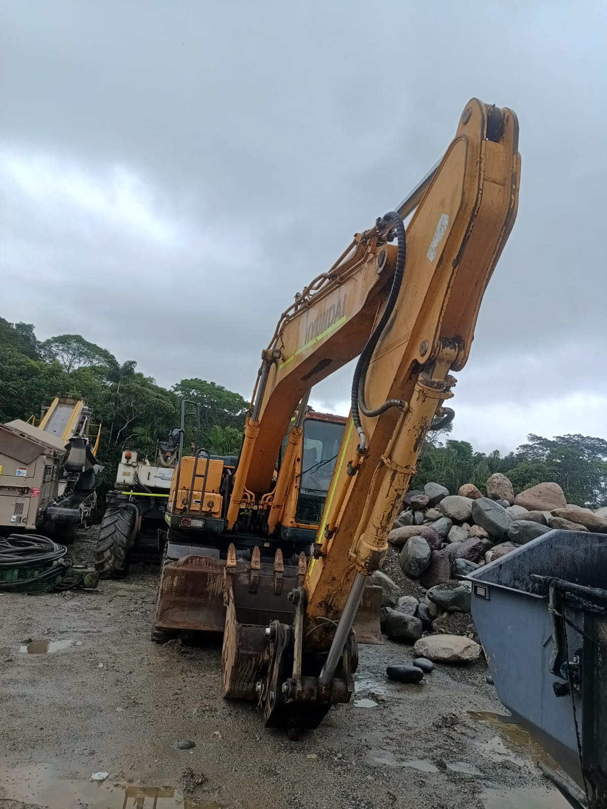 Excavadora sobre ruedas Hyundai R210W-9S - Image 8