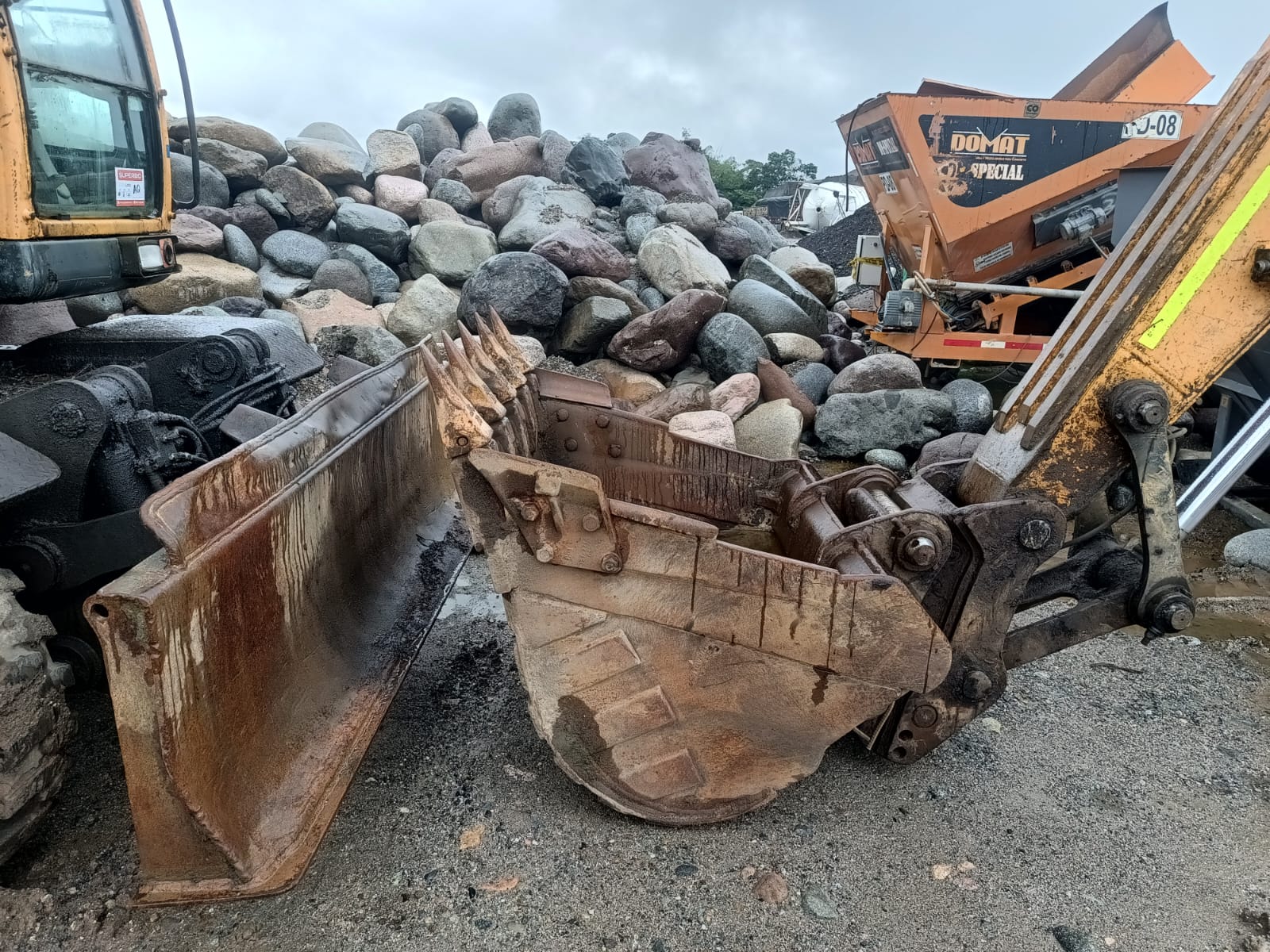 Excavadora sobre ruedas Hyundai R210W-9S - Image 10