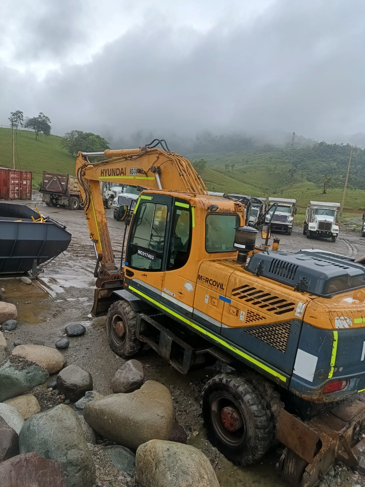 Excavadora sobre ruedas Hyundai R210W-9S - Image 11