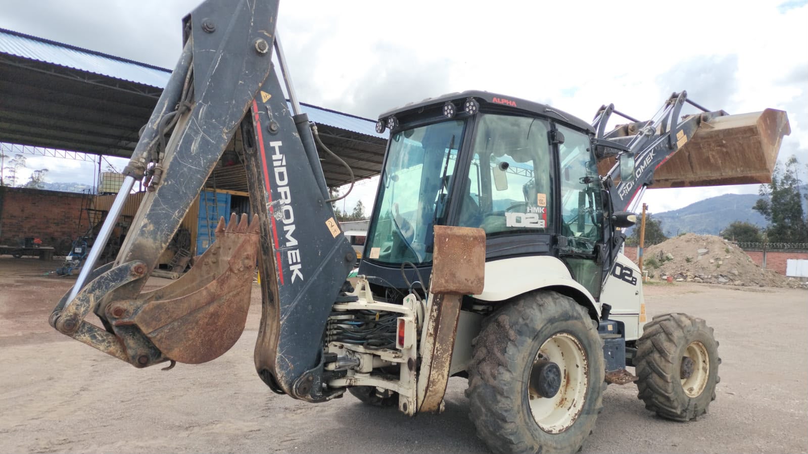 Retroexcavadora hidromek 102B - Image 2