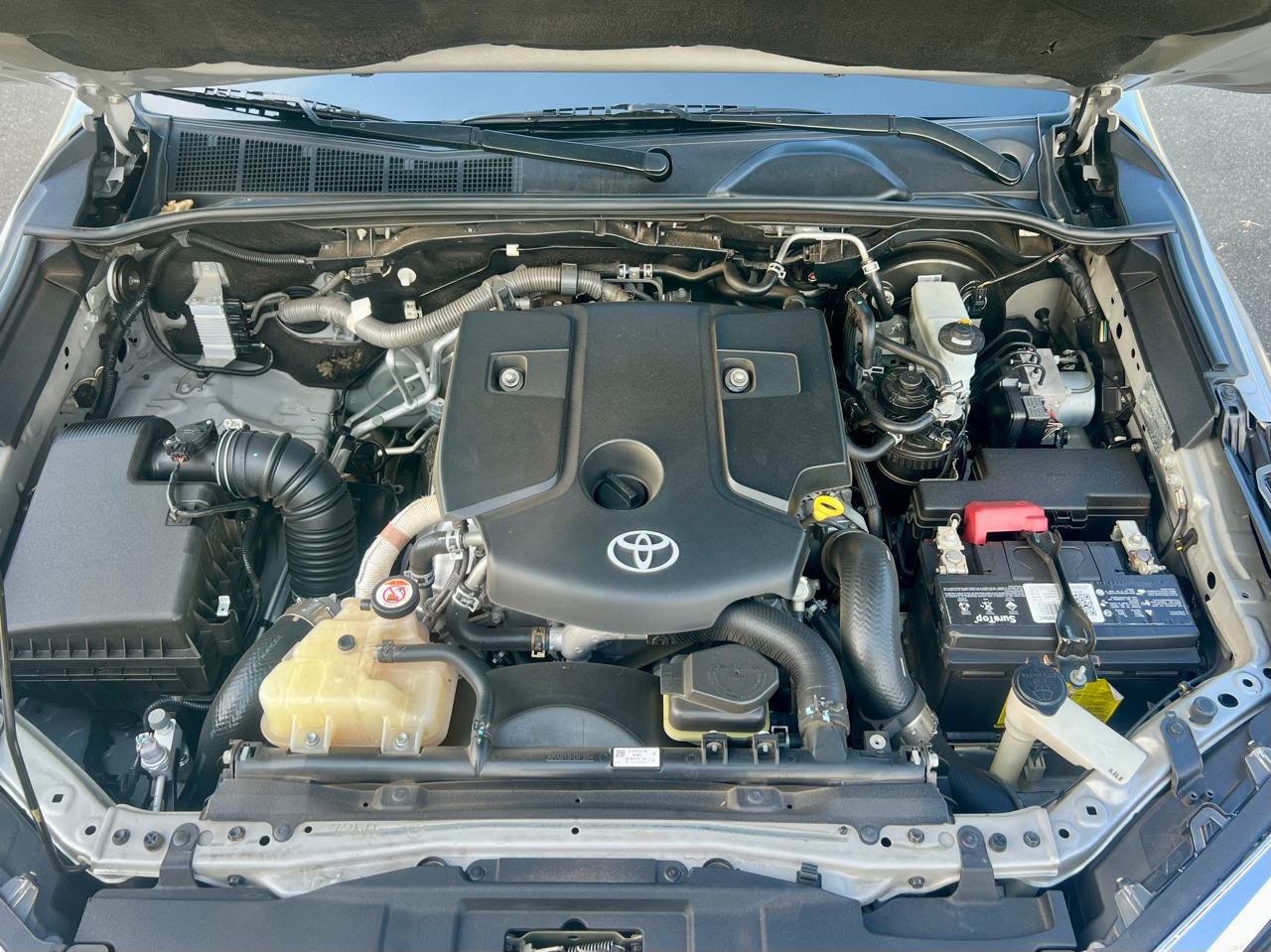 Camioneta fortuner SRV - Image 3