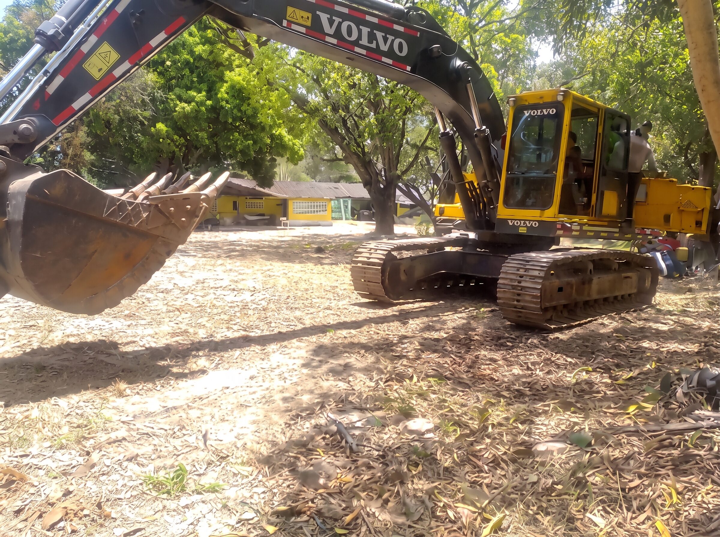 Excavadora Volvo 280