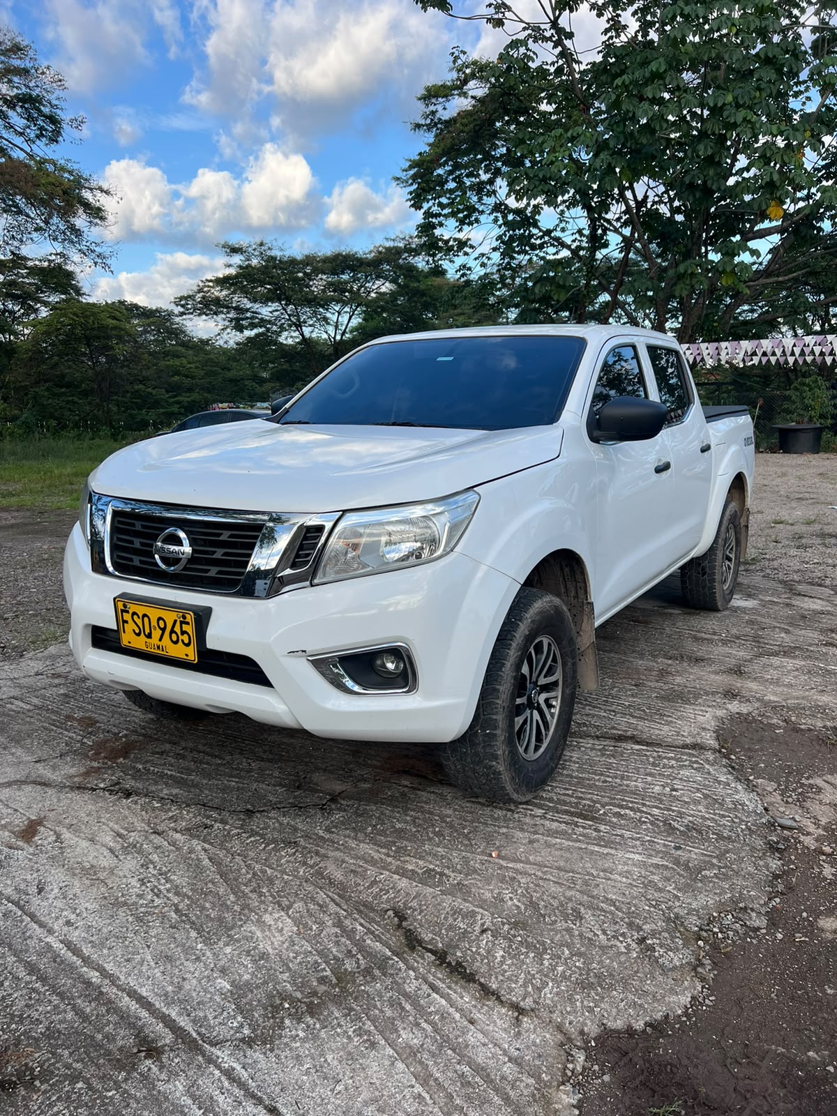Camioneta Nissan 4x4 Diesel - Image 4