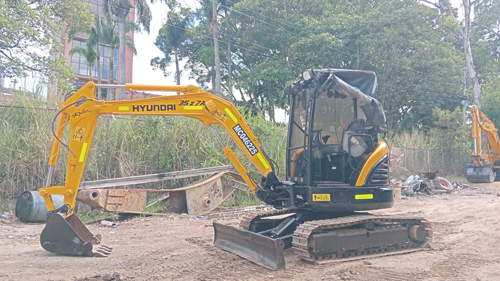 Mini-excavadora Hyundai 35ZA - Image 4