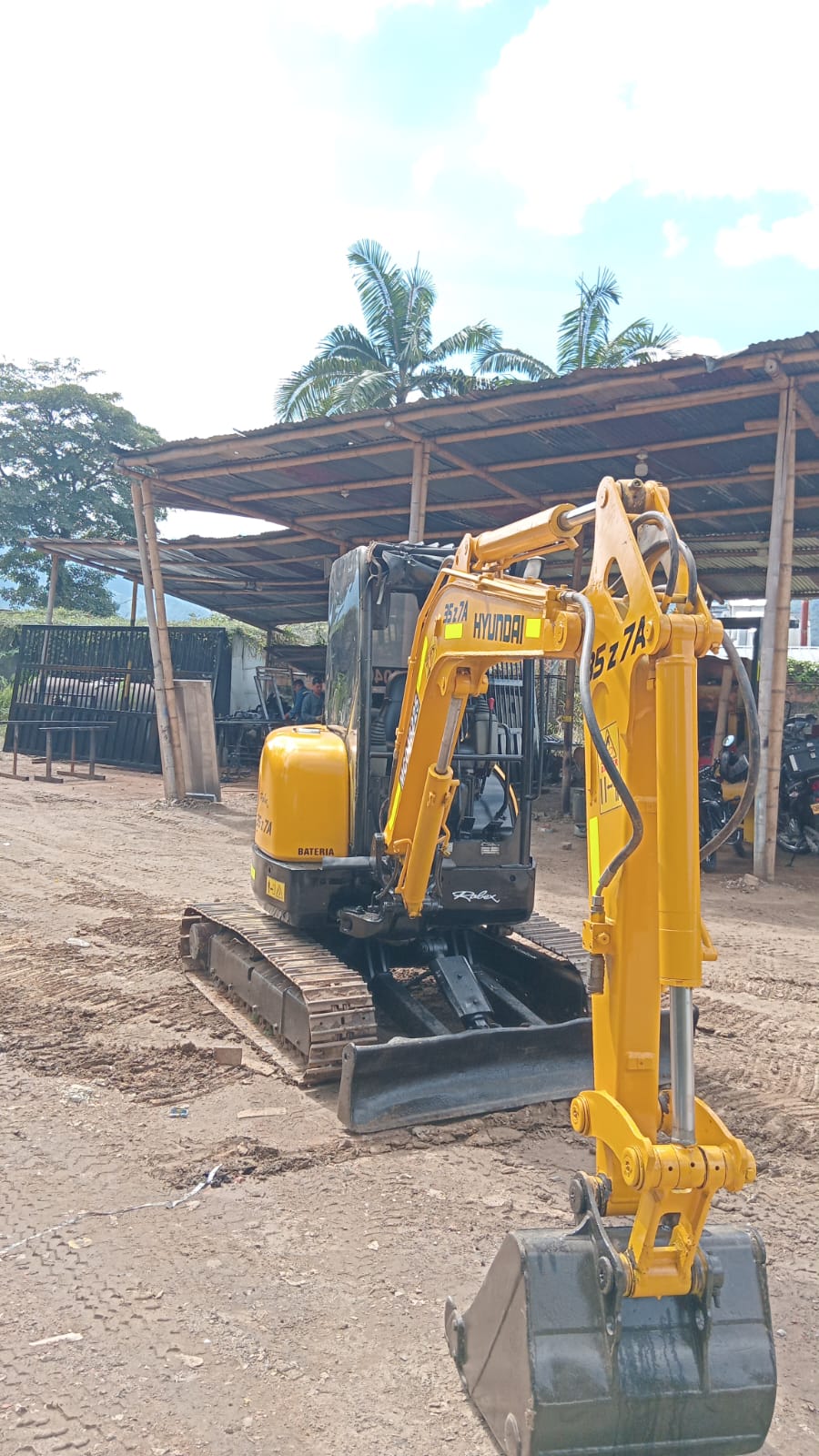 Mini-excavadora Hyundai 35ZA - Image 2