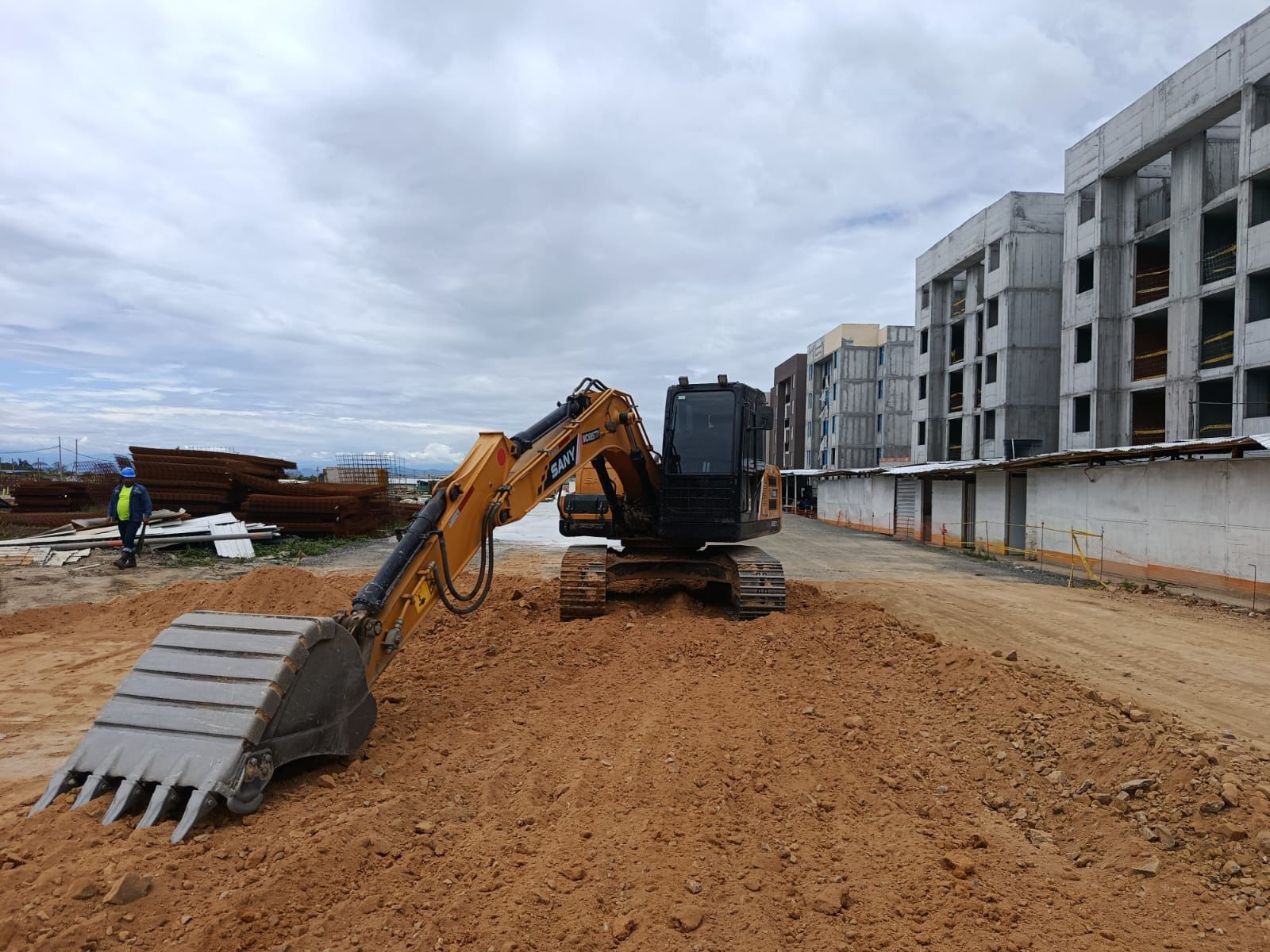 Excavadora Sany SY135Cpro - Image 4