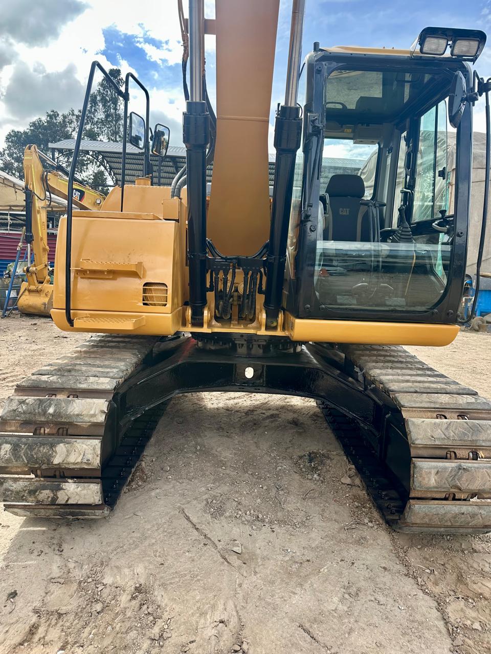 Mini-excavadora Cat 311F - Image 3