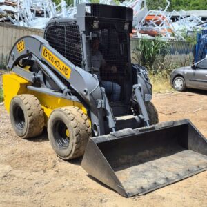 Minicargador New Holland L223