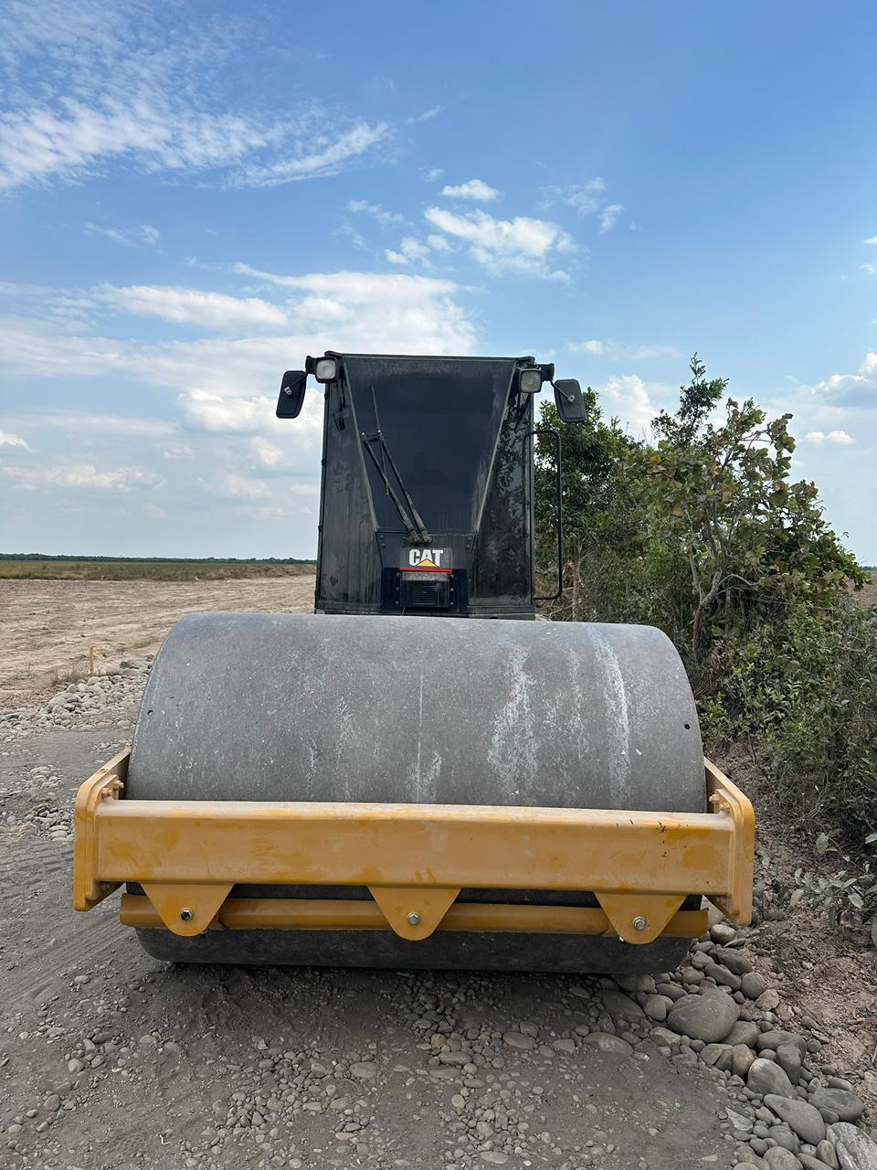 Vibrocompactador CAT CS533E 11 Ton - Image 3