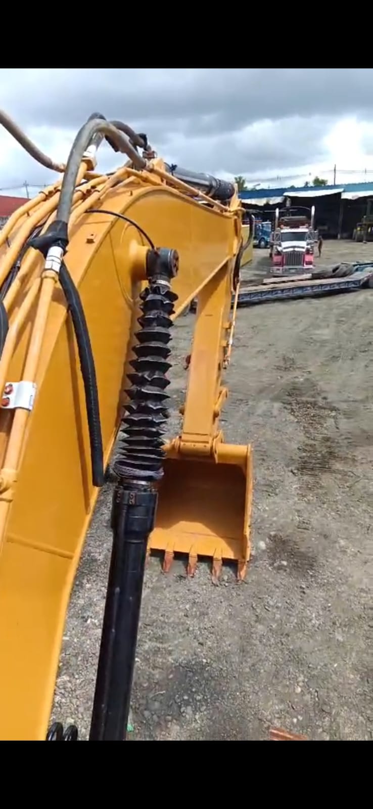 Excavadora Caterpillar Japonesa 320D2L - Image 5