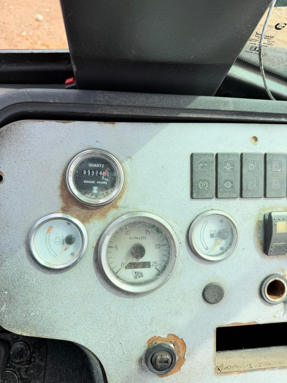 Retroeexcavadora JCB 3CX - Image 8