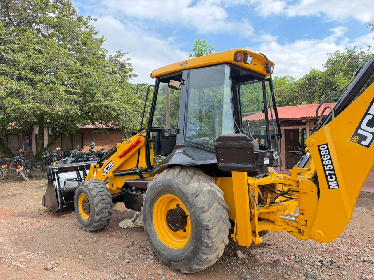 Retroeexcavadora JCB 3CX - Image 10