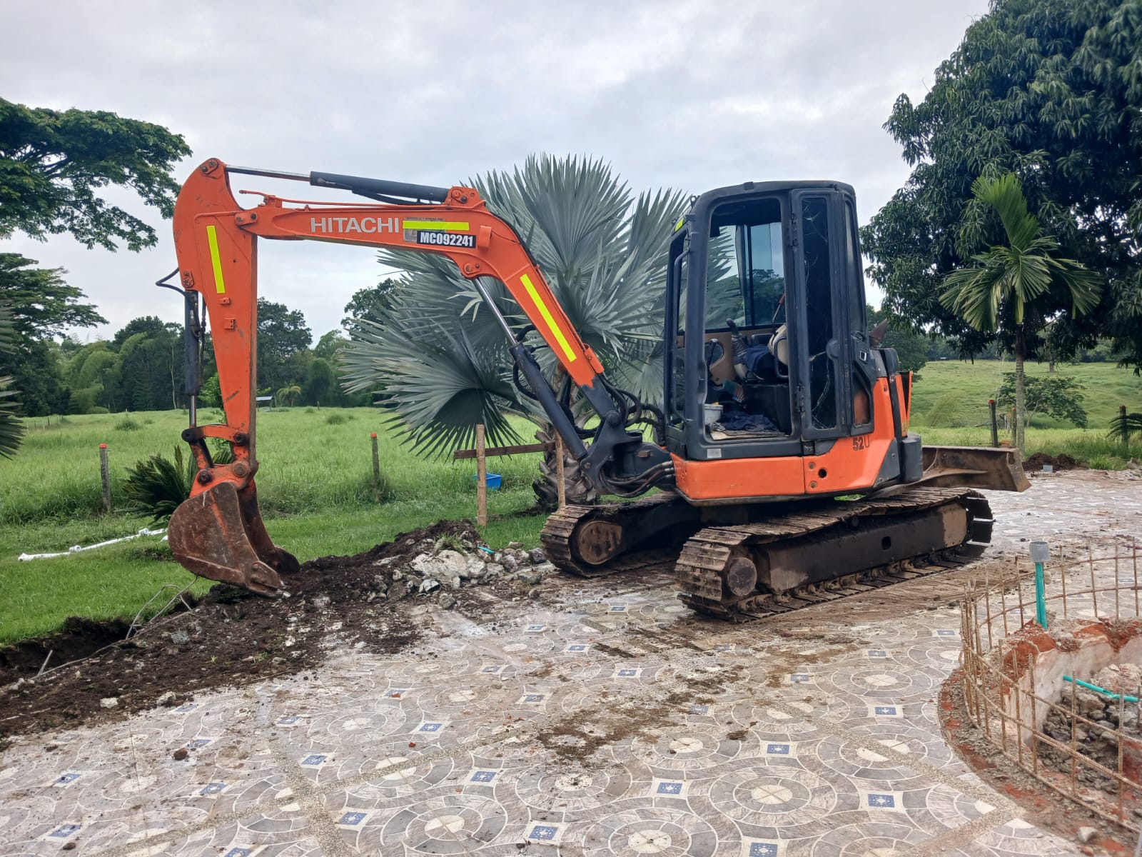 Mini-Excavadora Hitachi Zaxis 52U