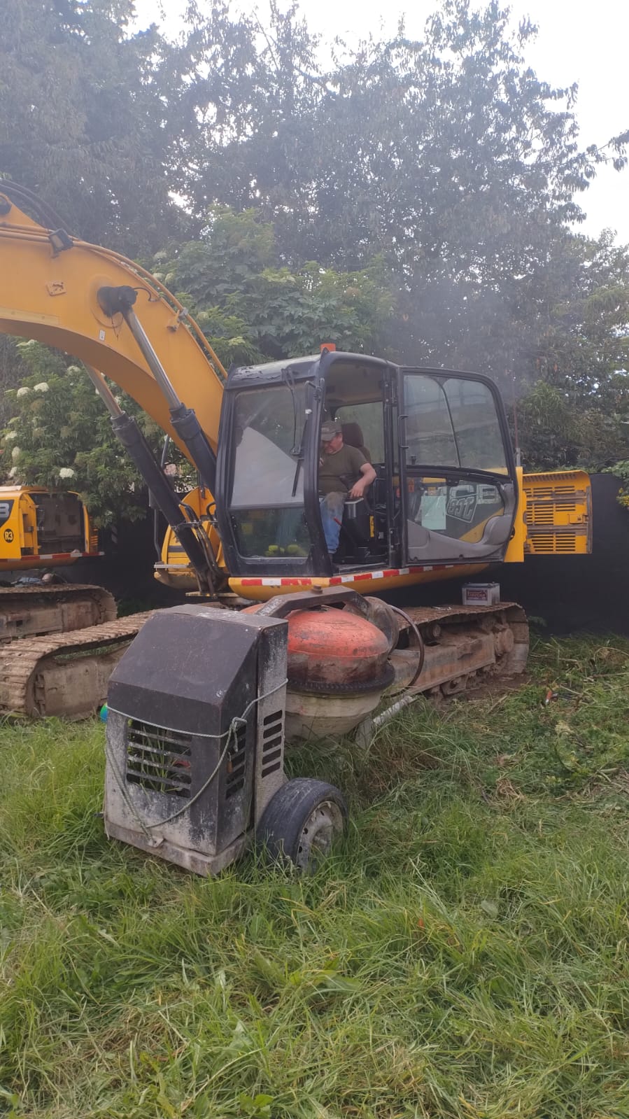 Excavadora JCB JS200LC - Image 15