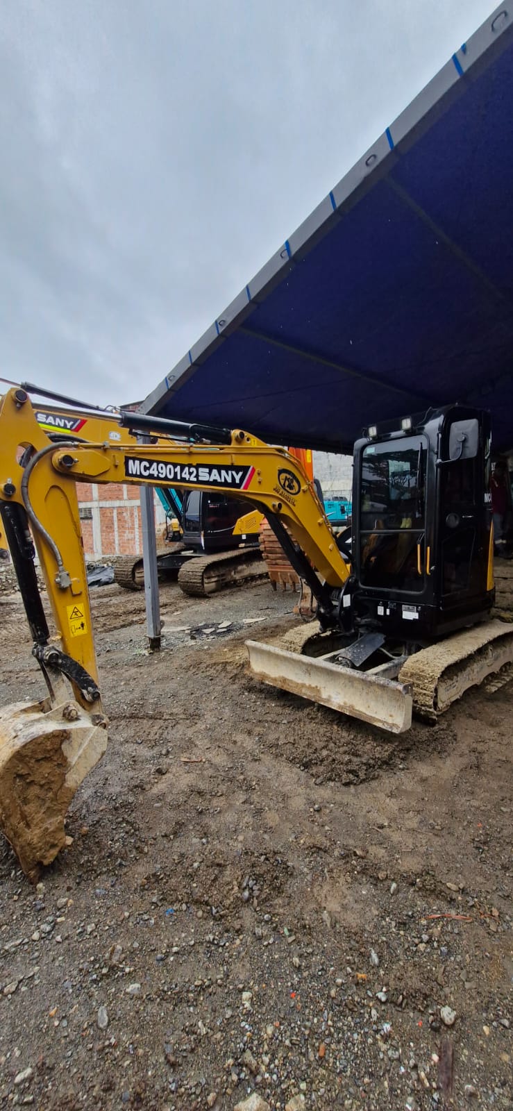 Mini-Excavadora Sany SY35U - Image 4