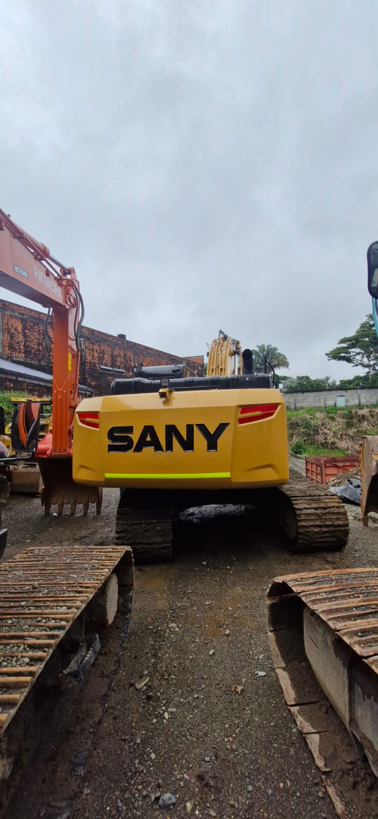 Excavadora Sany SY215C - Image 16
