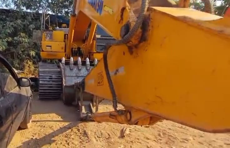Excavadora Komatsu PC200 - Image 4