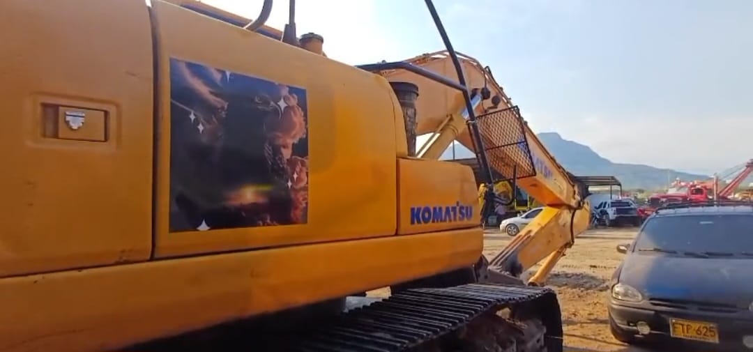 Excavadora Komatsu PC200 - Image 7
