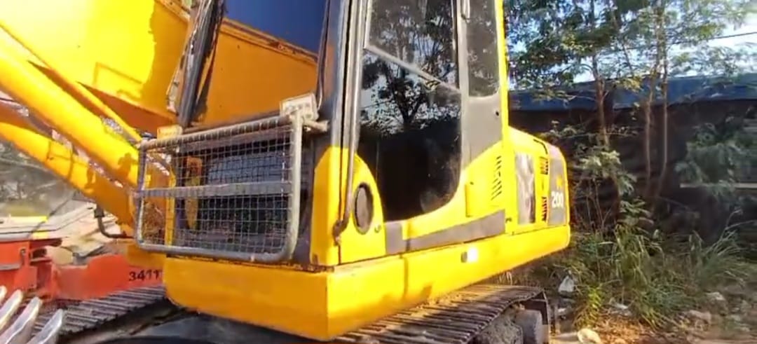 Excavadora Komatsu PC200 - Image 9