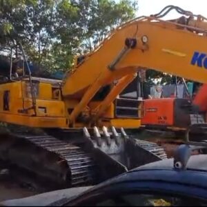 Excavadora Komatsu PC200