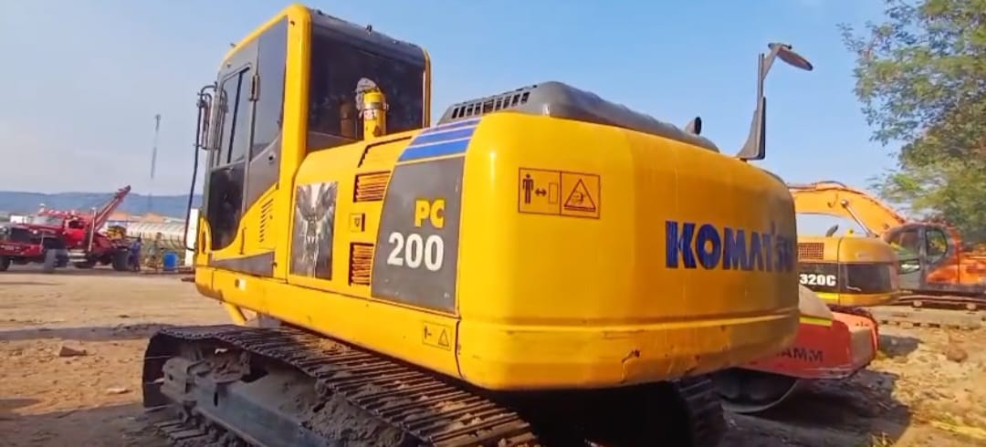 Excavadora Komatsu PC200 - Image 12